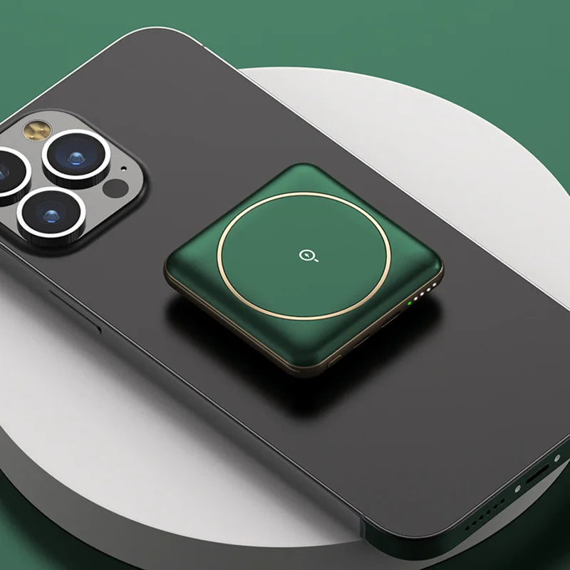 30000mAh Large Capacity Super Fast Charging YM-545 Portable Power Bank Magnetic Wireless Charging Power Bank Mobile Power Bank
